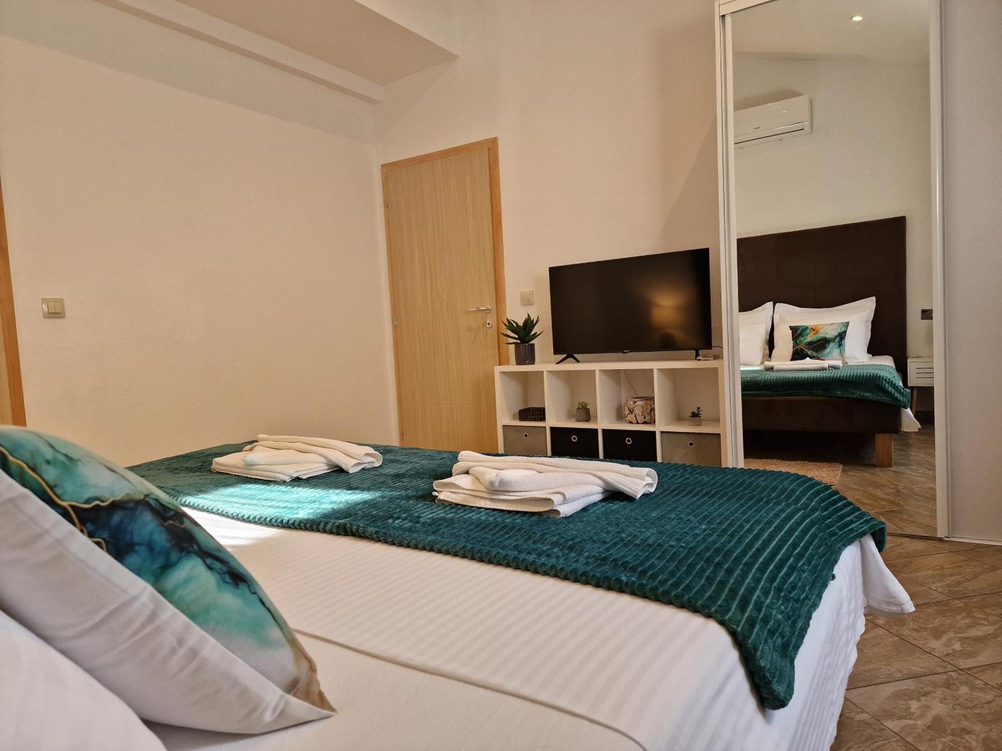 Beautiful Holiday Home "Villa Luka" Kaštel Štafilić Exterior foto