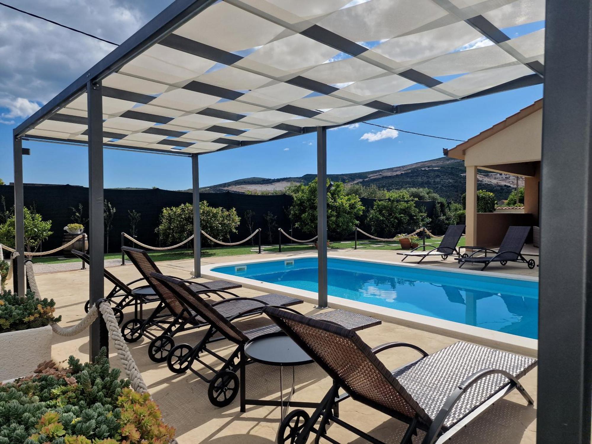 Beautiful Holiday Home "Villa Luka" Kaštel Štafilić Exterior foto